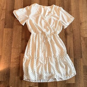 Size M white polka dot dress